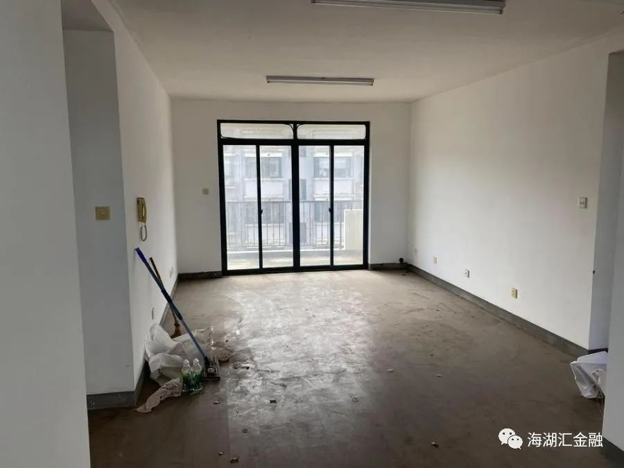 【法拍房】清房空置，上海市浦东新区书院镇唐港路1059弄92号502室